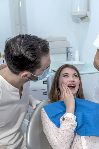 Best Broken or Cracked Tooth Emergency Dentist in Navarre Beach, FL